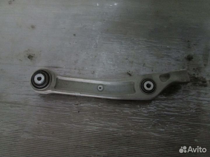 Рычаг передний левый на Audi Q7 4m0407155d с 15 г
