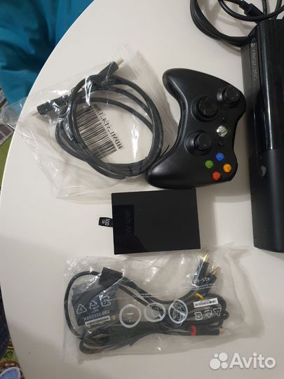 Xbox 360 e 500gb+20 игр