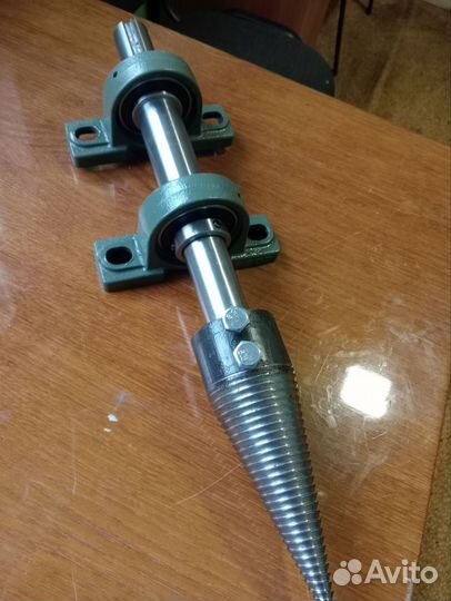 Винтовой дровокол