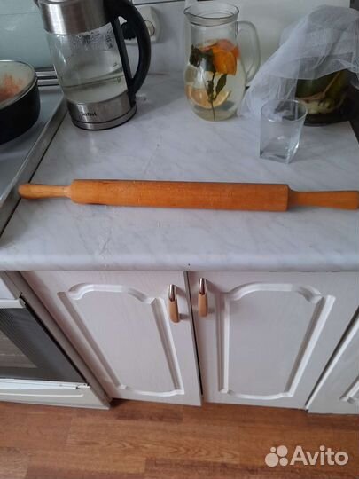 Противень и разные предметы для дома