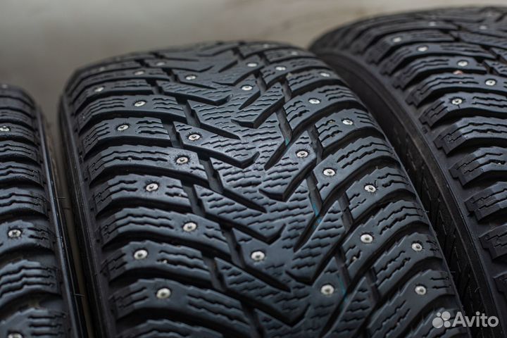 Nokian Tyres Hakkapeliitta 8 215/60 R16 99T