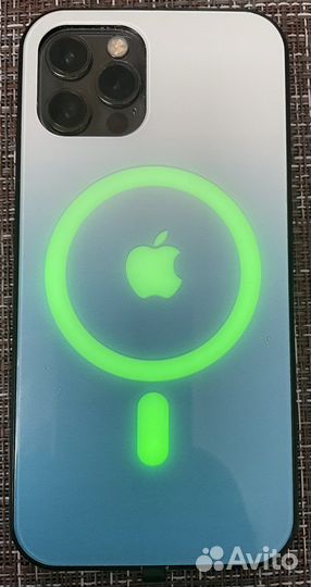 Чехол на iPhone 12