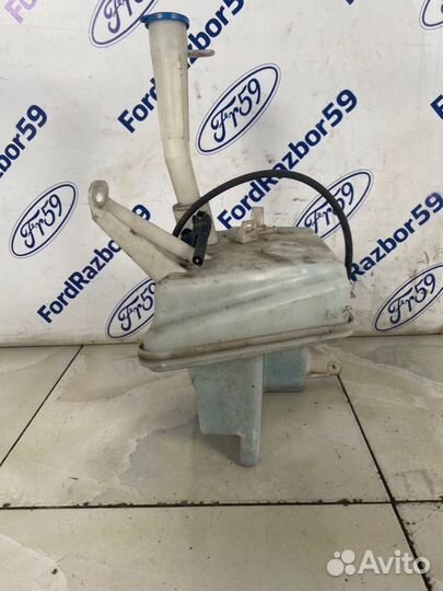 Бачок омывателя Toyota Avensis T270 2009-2011