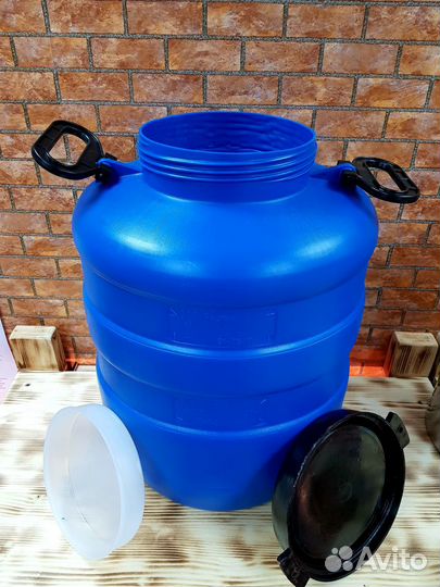 Бочка 40 литров с крышкой и ручками