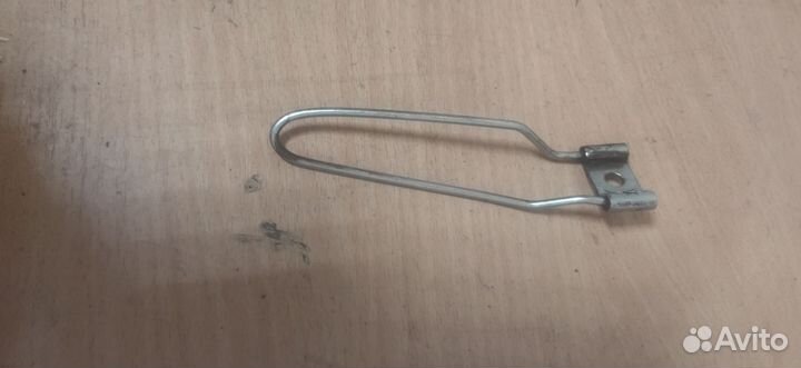 Кронштейн троса спидометра на скутер