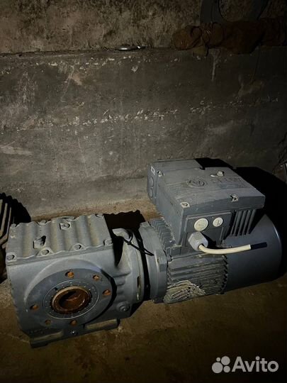 Мотор-Редуктор SEW eurodrive SA67 DI90L4/MM15/MLA