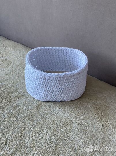 Корзина из трикотажной пряжи + съедобные букеты