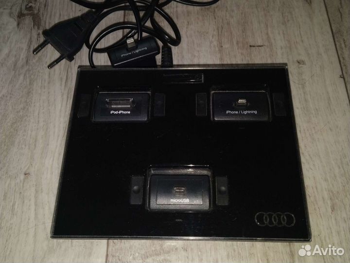 Зарядная док станция Idapt i4 Audi Edition