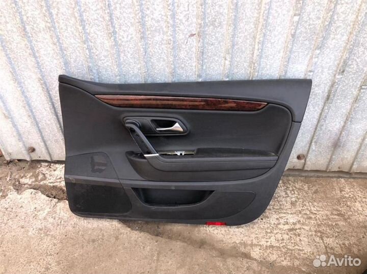 Обшивка двери передней правой,задней левой VW-Фол