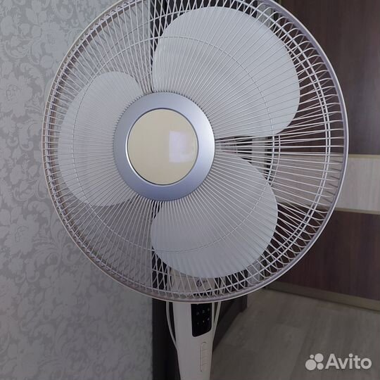 Вентилятор напольный Blyss