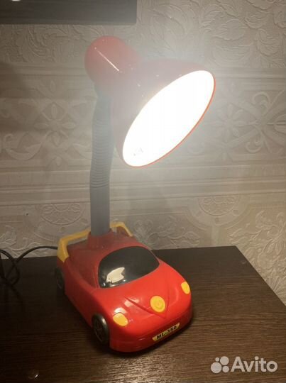 Настольная лампа