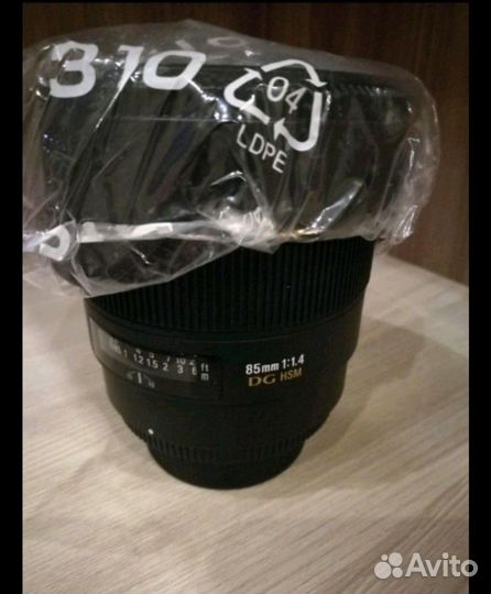 Объектив Sigma AF 85 mm F1.4 EX DG HSM для Nikon