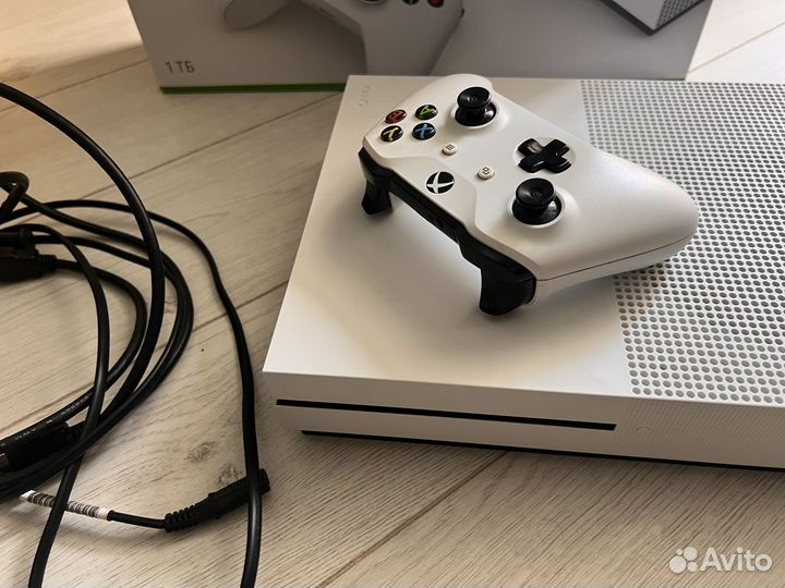 Xbox One s 1тб