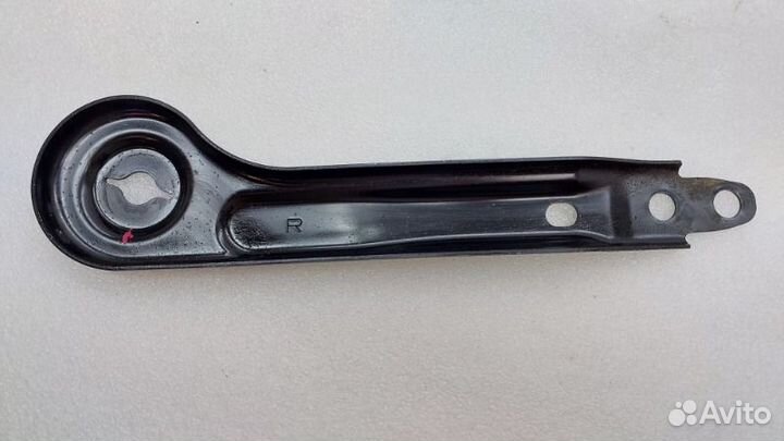 Кронштейн подрамника задний правый Kia K5 DL3 G4KN