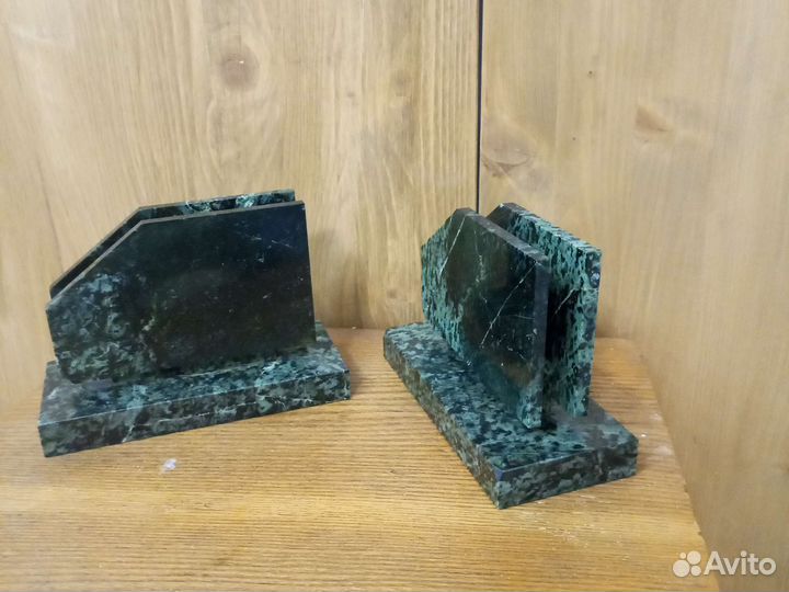 Набор из камня