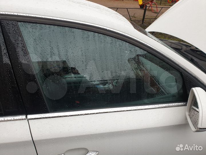 Стекло двери переднее правое Ауди А8 Д4