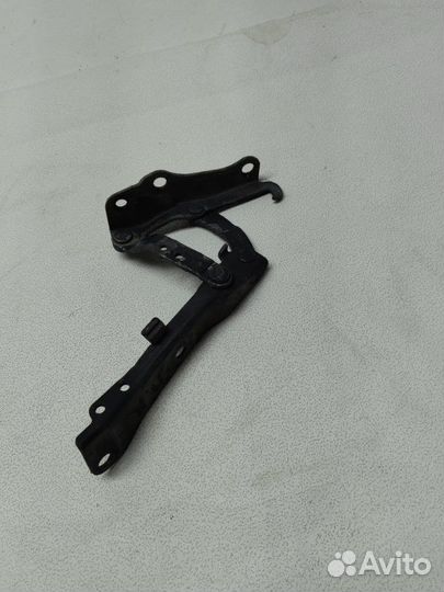 Петля капота передняя правая Nissan Cedric MY34