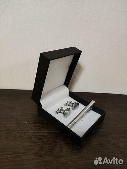 Зажим и запонки для галстука