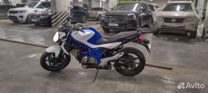 Мотоцикл Suzuki SFV 400 Gladius