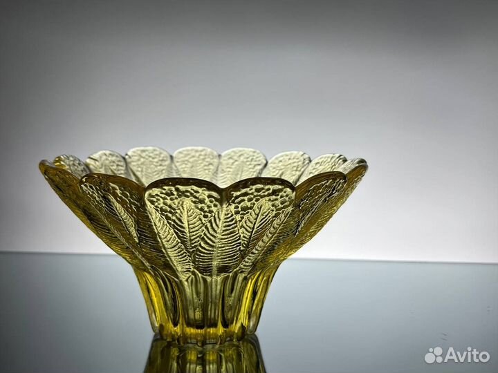 Ваза конфетница цветное желтое стекло СССР