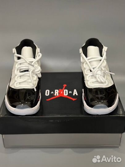 Кроссовки Nike air Jordan 11 White
