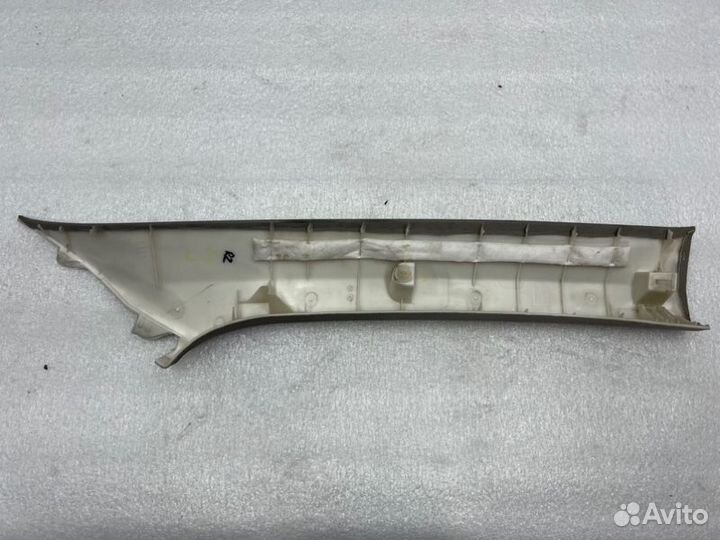 Накладка стойки кузова передняя левая Toyota Camry