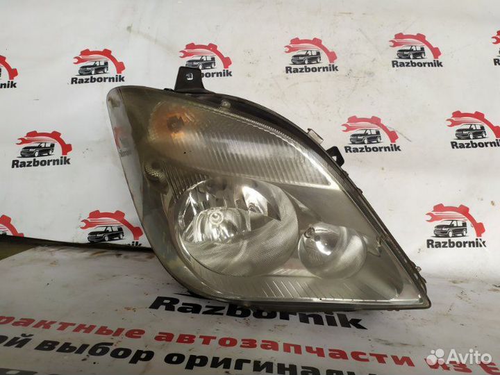 Фара галогеновая правая Mercedes Sprinter W906