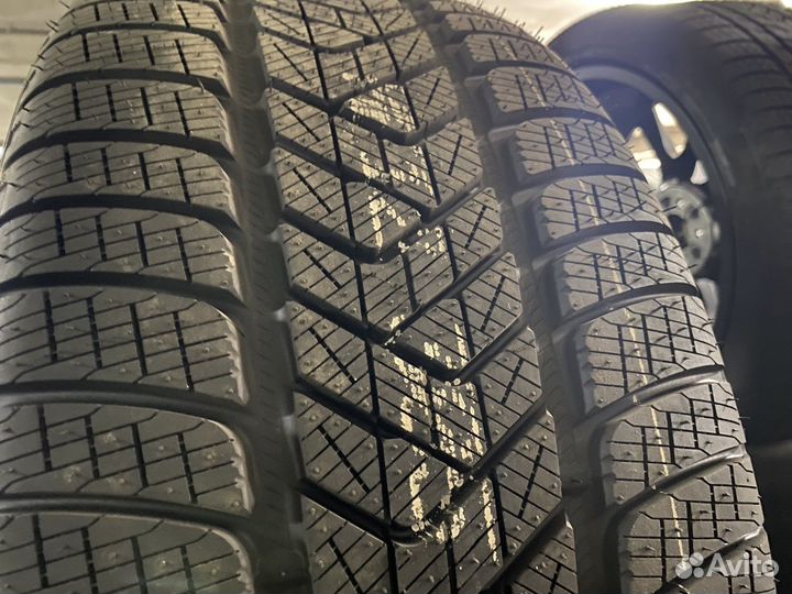 Pirelli Scorpion Winter 2 275/40 R22 и 315/35 R22 108V