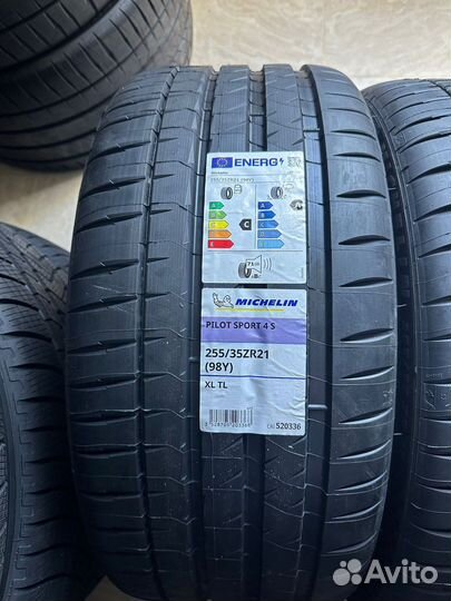 Michelin Pilot Sport 4 S 255/35 R21