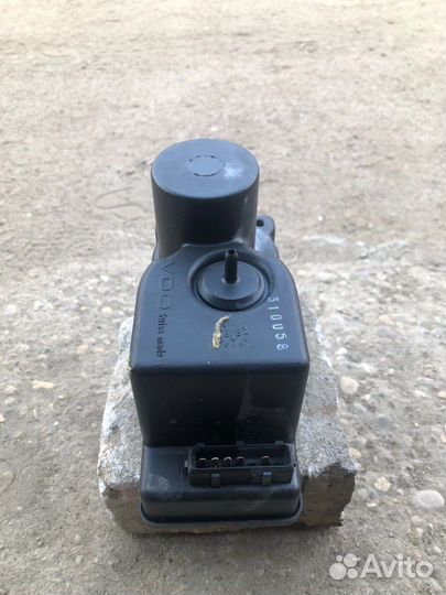 Компрессор центрального замка audi 100 с3