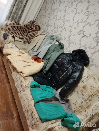 Продам вещи б/у куртки, плащ и шубу мутоновую