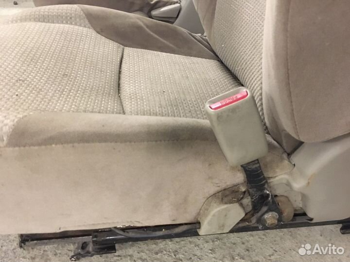 Передние сиденья Toyota 4Runner (2828)