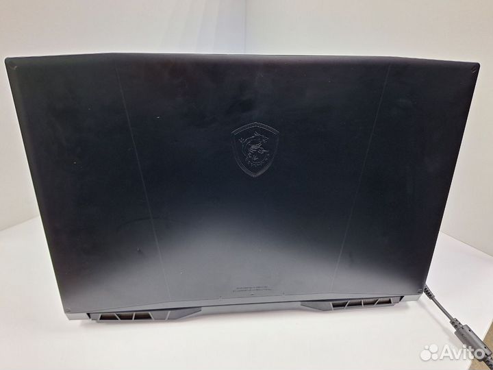 Ноутбук MSI Katana 17 GF76 B12UCX-1005XRU