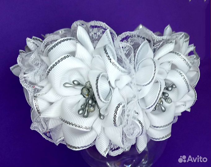 Кружевное брошь-жабо, резинка на пучок и банты