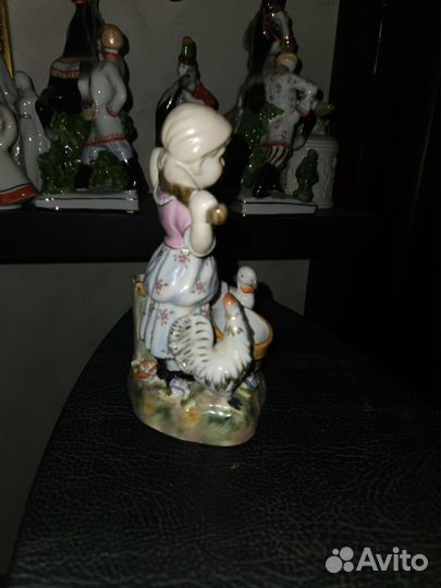 Статуэтка Девочка с птицами Европа