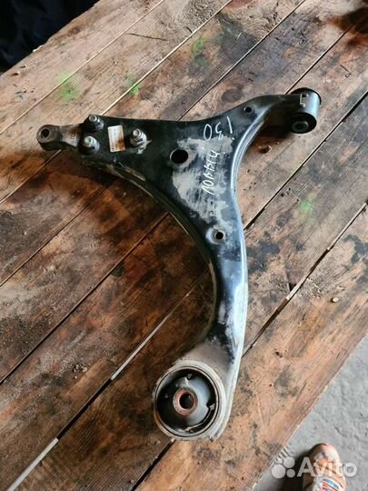 Рычаг левый hyundai i30.2010 год
