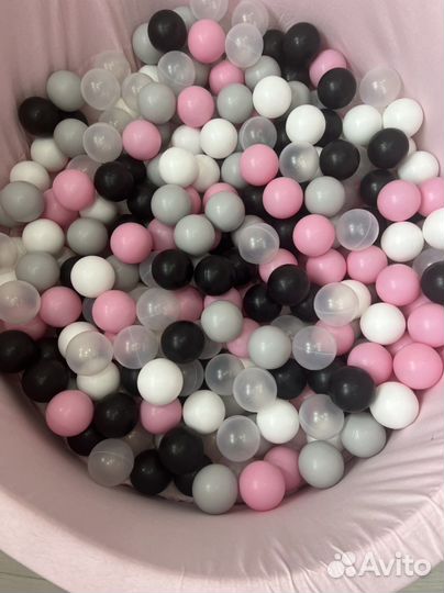 Сухой бассейн с шариками