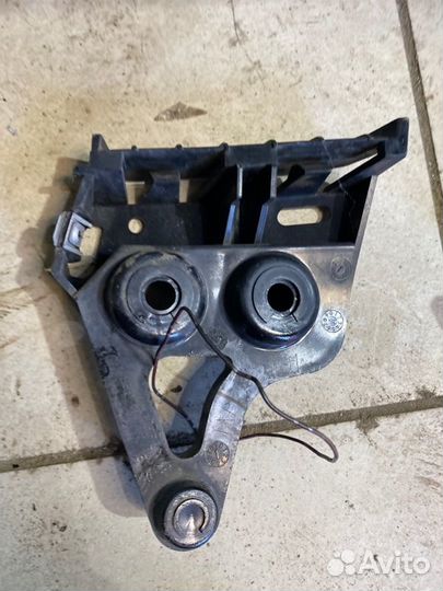 Направляющая бампера задняя левая Bmw 325I E90