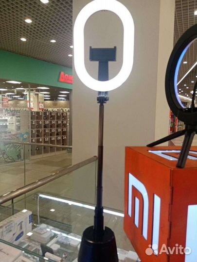 Умный штатив с кольцевой лампой для селфи