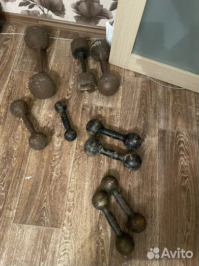 Набор гантелей