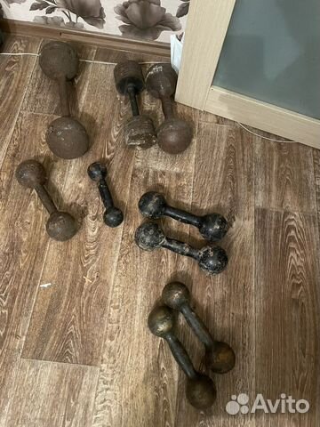 Набор гантелей