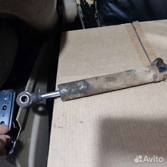 Продам гидроцилиндр рулевой рейки саманд