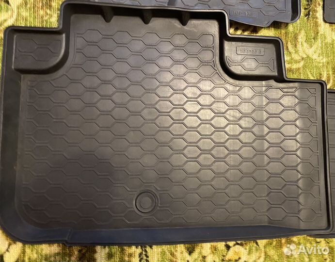 Резиновые коврики на haval f7