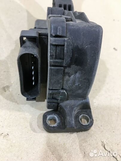 Педаль газа Mazda 3 BK