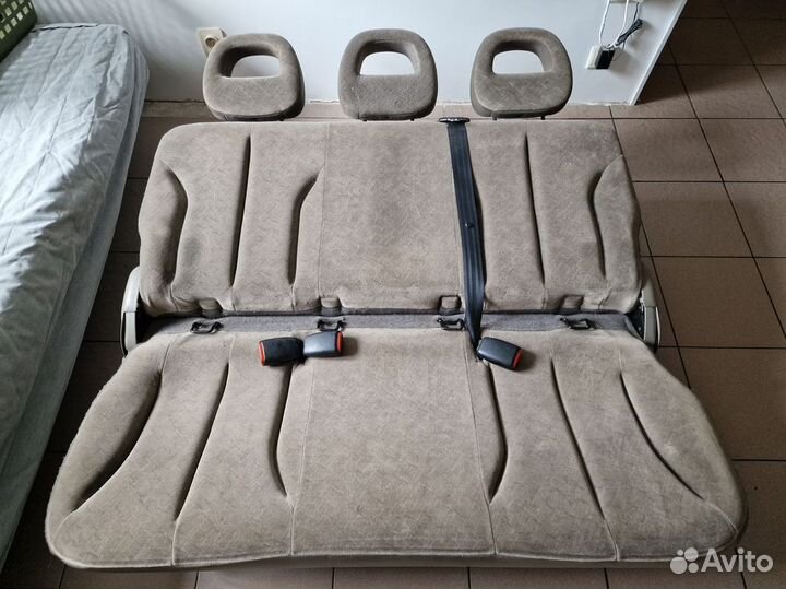 Сиденье диван третий ряд на dodge caravan 4