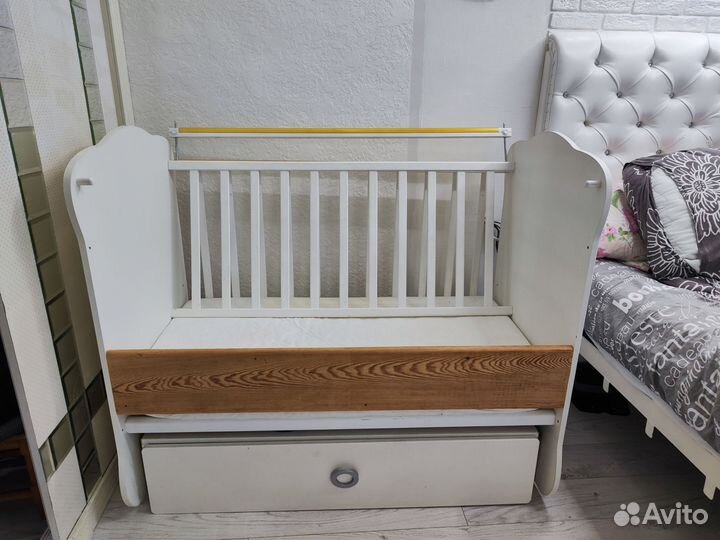 Детская кроватка