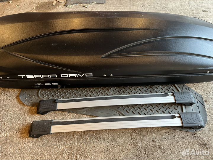 Автомобильный багажник на крышу