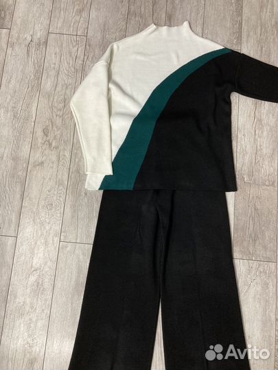 Вязаный костюм женский