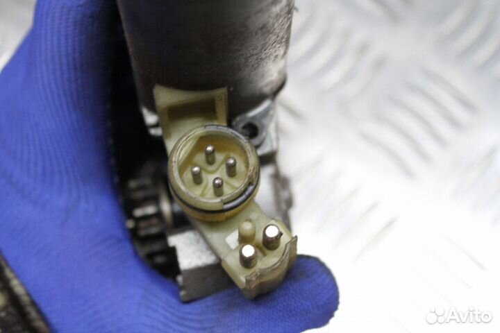 Мотор стеклоподъемника передний левый W140