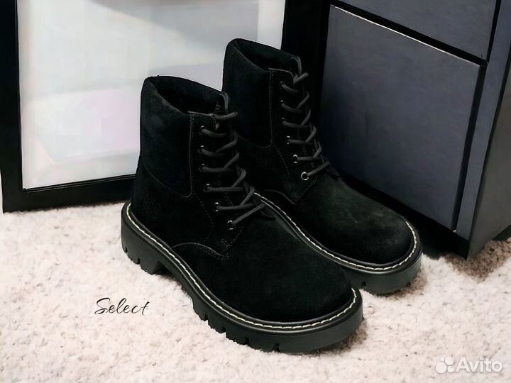 Ботинки женские Loewe